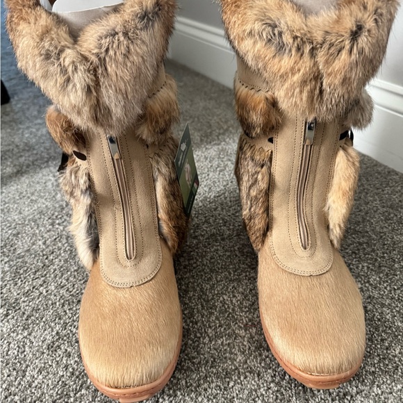 Overland Tan Fur Moccasin Boots for Women - Picture 2 of 6